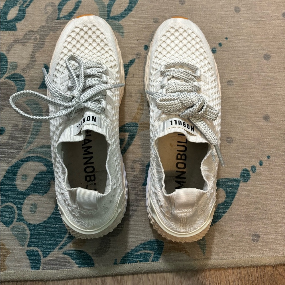 White No bull shoes